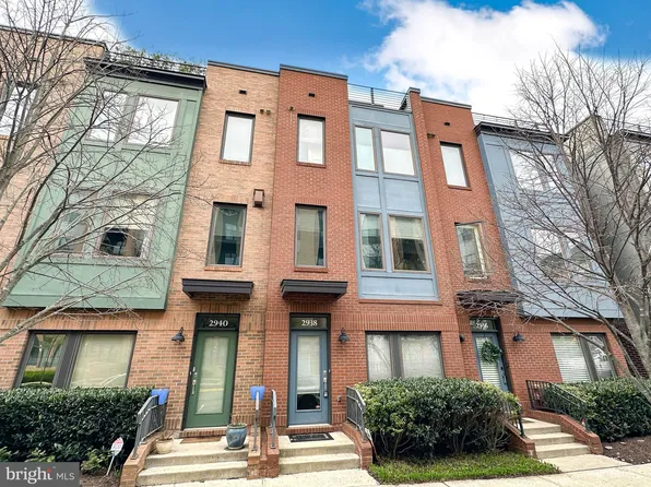 2938 Penny Ln, Fairfax, VA 22031