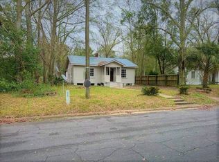 5330 Forest Dr, Graceville, FL 32440