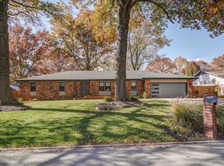 2855 S Edgewater Dr, Springfield, MO 65804