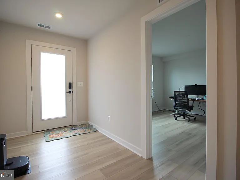 2107 Acadia Rd — Photo 19
