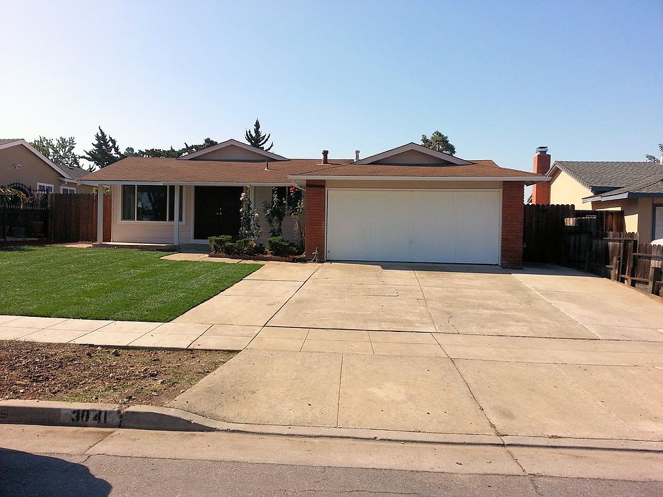1st image of 3041 Millbrook Dr