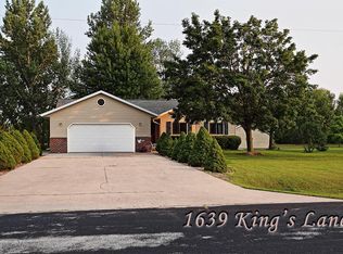 1639 Kings Ln, Two Rivers, WI 54241