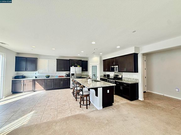 5th image of 307 Birmingham Ct