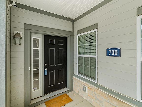 4th image of 700 Redwood Ln