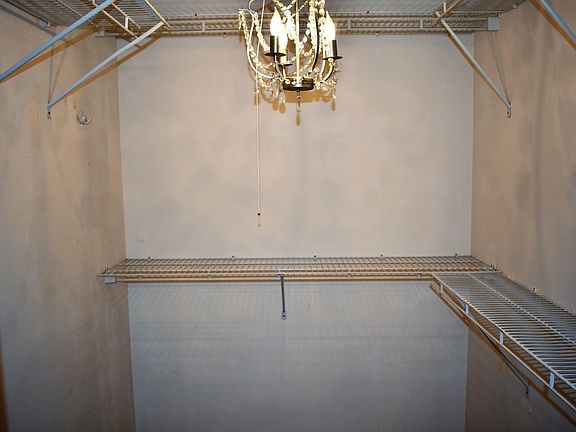 5th image of 880 Cross Creek Ct #Dd4