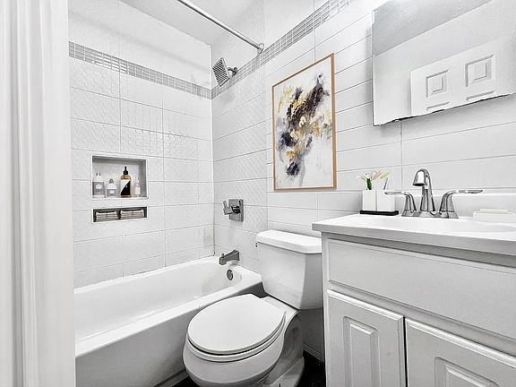 4th image of 953 Columbus Ave APT 1S