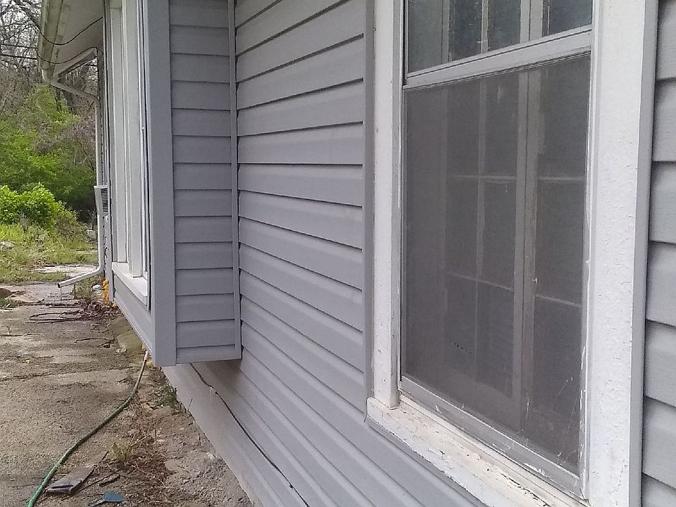 2nd image of 4537 Agnes Ave