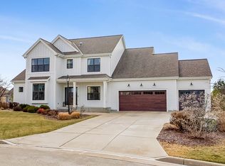 W137N6145 Weyer Farm Ct, Menomonee Falls, WI 53051