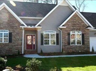 202 Tamora Ct, Simpsonville, SC 29681