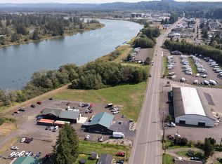 125 1st St, Cosmopolis, WA 98537