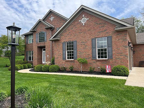 4th image of 12 Laurelwood Dr