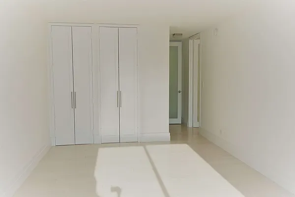 Rented by Perlbinder Realty | media 15