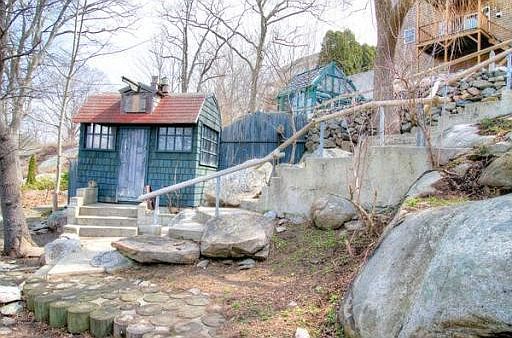 2nd image of 21 Cliff Rd