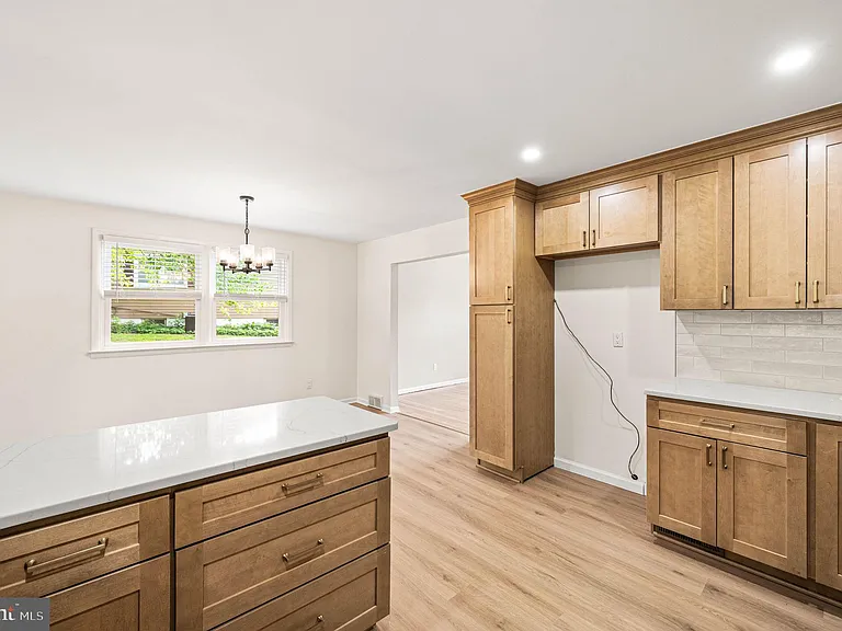 271 S Dillwyn Rd — Photo 14