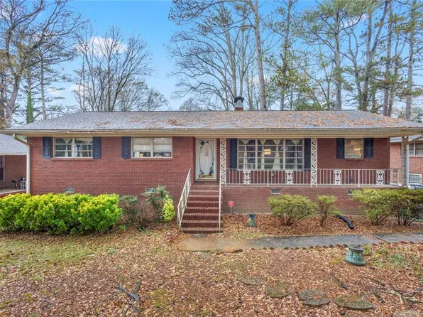 2205 Plantation Dr, East Pt, GA 30344