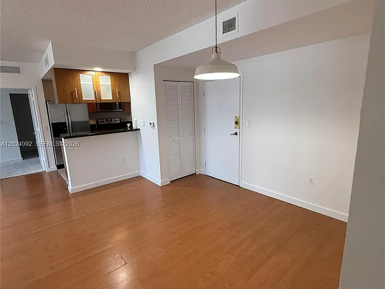 601 NE 23rd St #804 — Photo 6