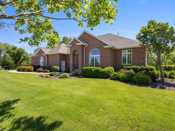 2864 Woodhaven Cir, De Pere, WI 54115