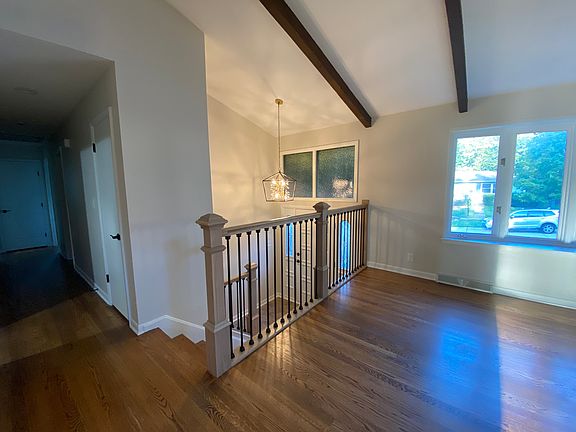4th image of 5324 Goodman Ln