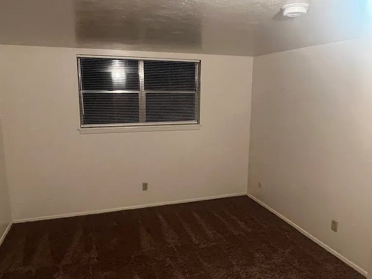 8328 Comanche Rd NE — Photo 13