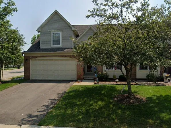 5569 Elmhurst Dr, Trenton, MI 48183