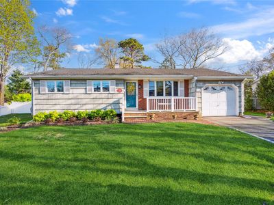 169 Loop Drive, Sayville, NY, 11782