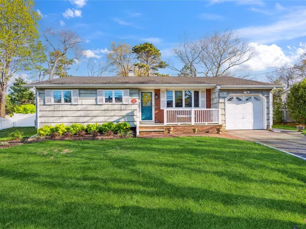169 Loop Drive, Sayville, NY 11782