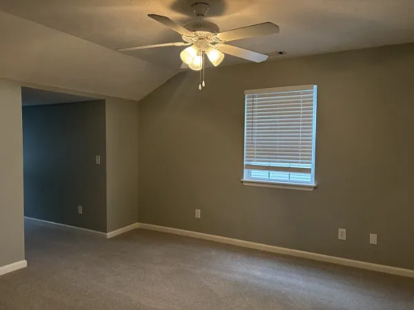 2141 Wooddale Ln — Photo 11