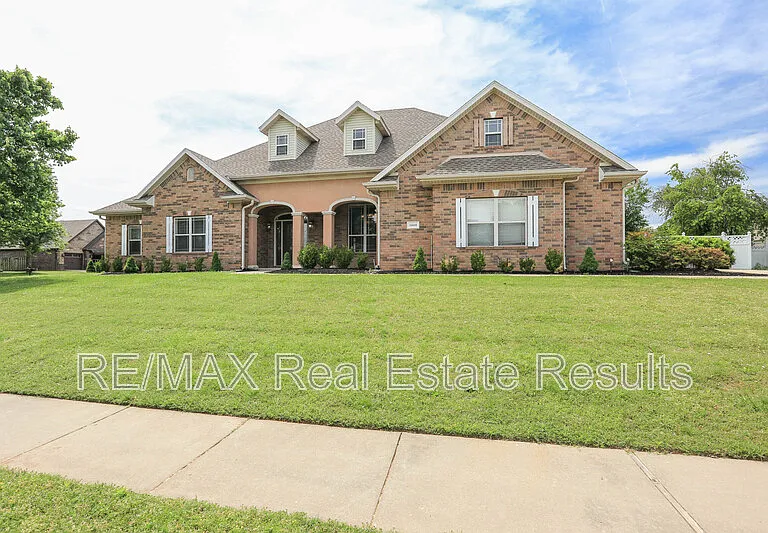 5602 S Bent Tree Dr — Photo 3