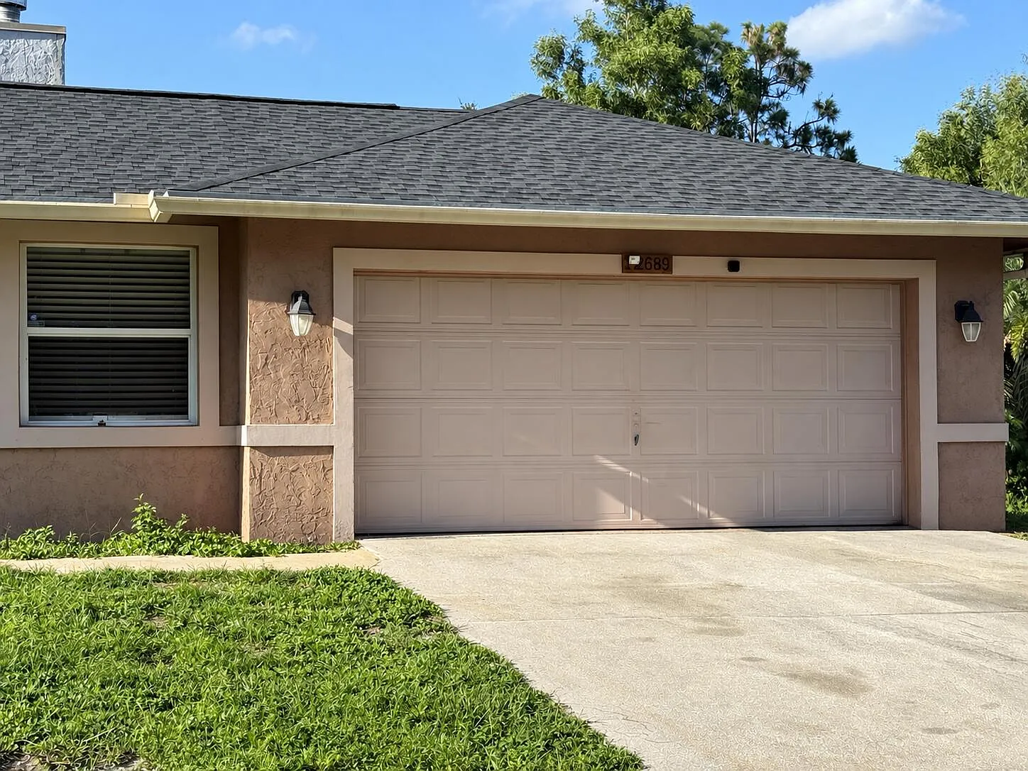4 bed, 2.0 bath, 2509 sqft, $3,500 — Photo 2