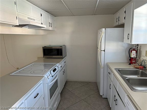 5th image of 3720 Catalina Dr