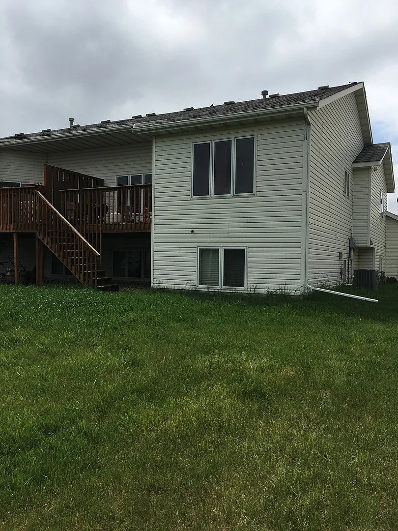 3 bedroom 2 bathroom Twinhome for rent! — Photo 4