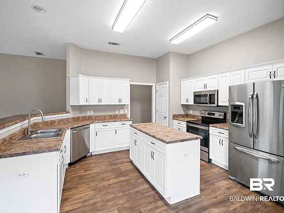 4th image of 1309 Forest Cove Dr