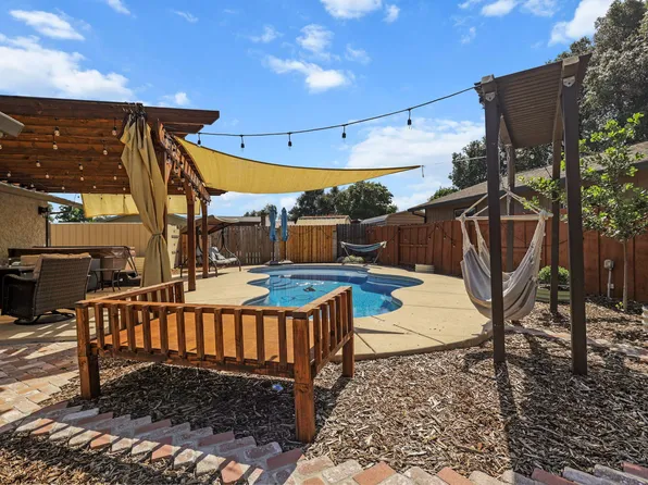 4181 Diane St, Redding, CA 96002