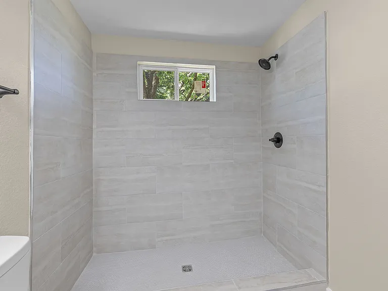 1611 McDaniel St #A — Photo 23