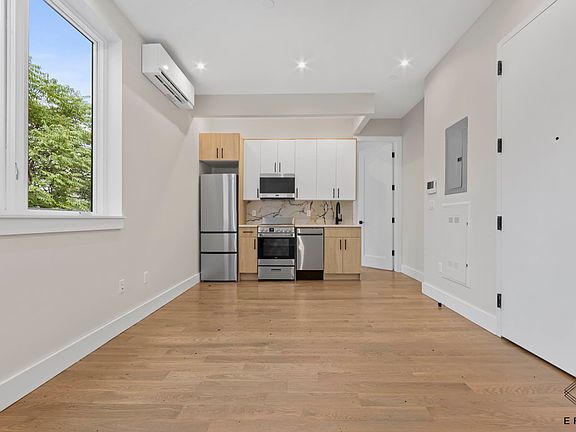 3rd image of 67 Richardson St #5B
