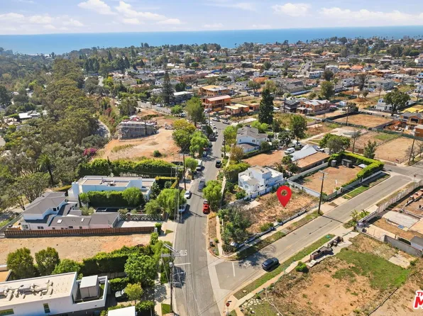 875 Chautauqua Blvd, Pacific Palisades, CA 90272