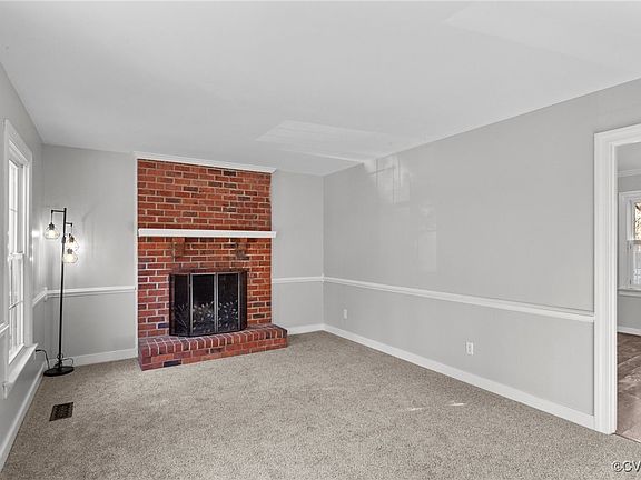 5th image of 7086 Foxlair Dr