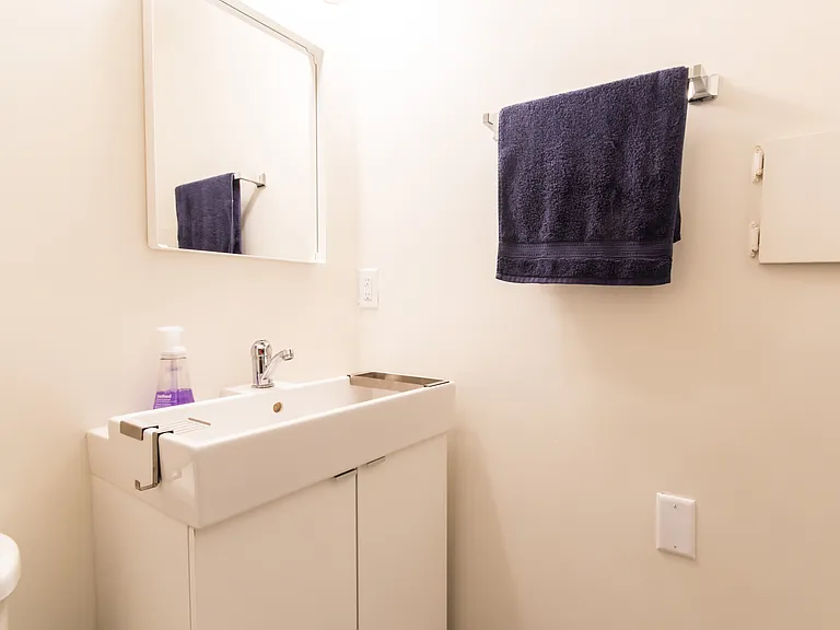 706 Rockland Ave #B — Photo 12