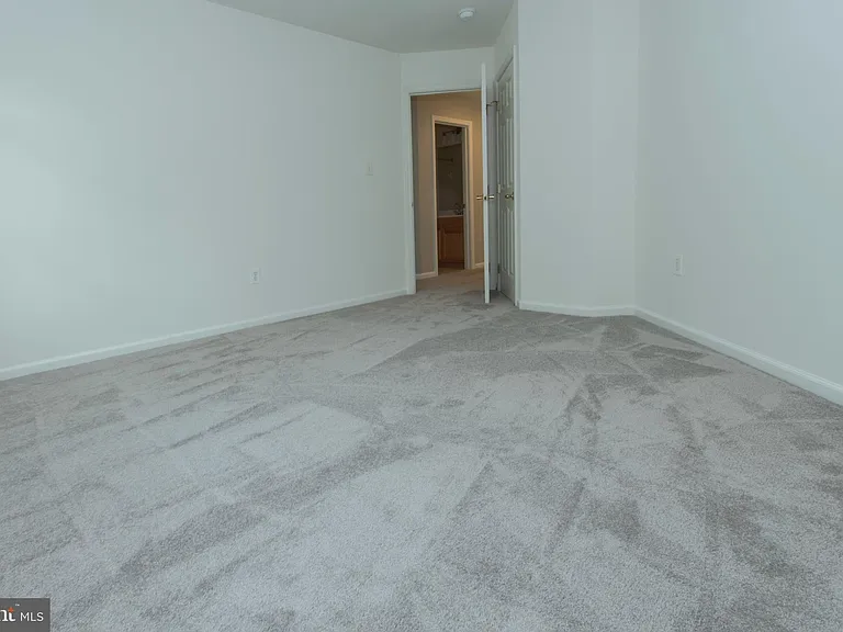 325 Winter Walk Dr — Photo 17