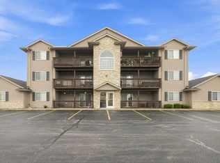 3213 S 16th St #203, Eldridge, IA 52748