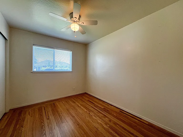 805 California Blvd — Photo 11
