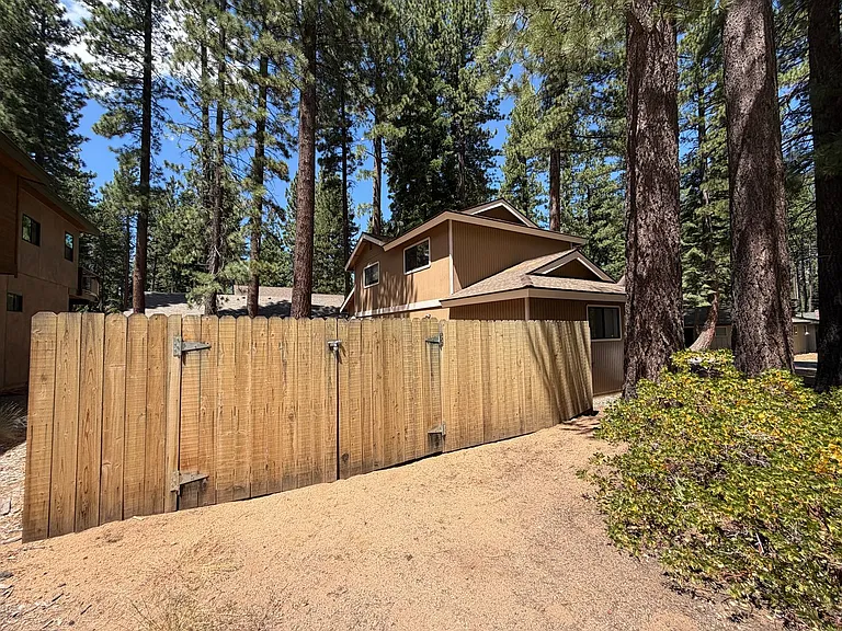 1292 Tata Ln — Photo 18