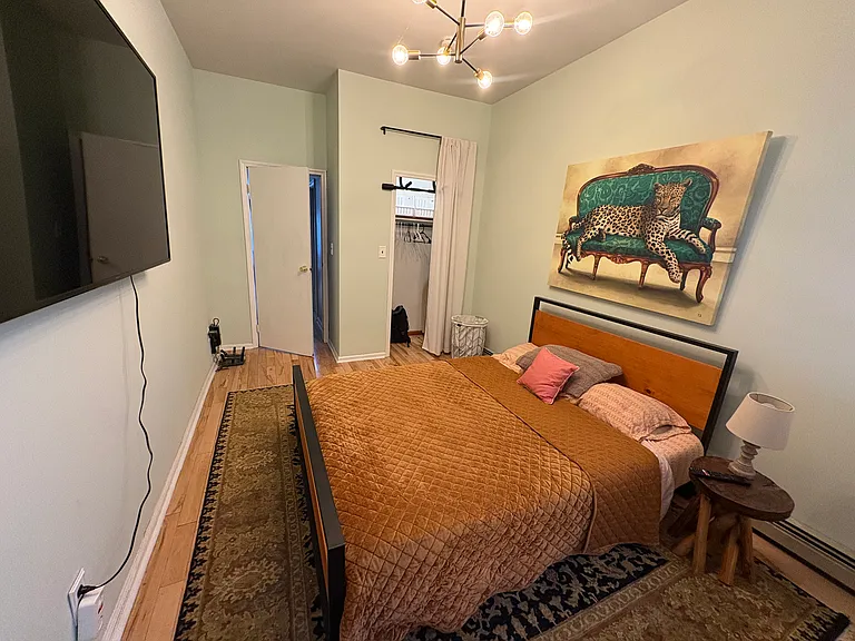 108 Thorne St #1R — Photo 8