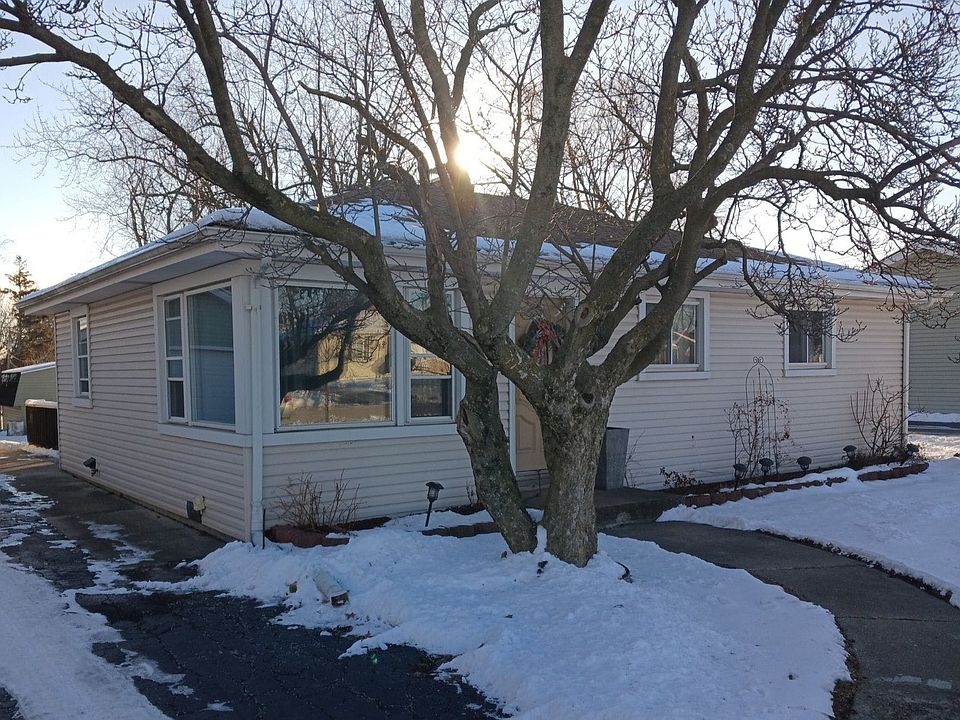 2nd image of 255 Pine Ln