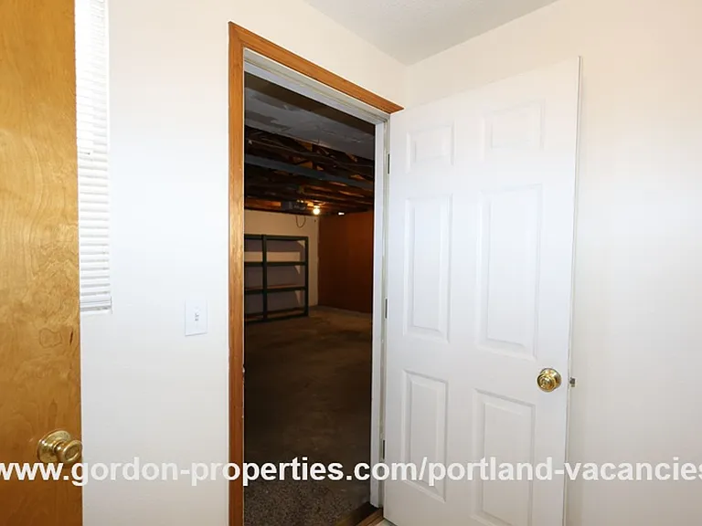 9641 SE Schiller St — Photo 36