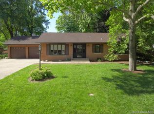 2060 Greenbriar Rd, Leland Grove, IL 62704