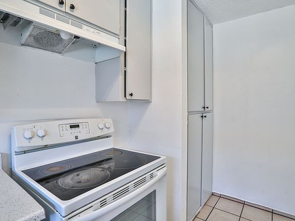 5th image of 16230 Cornuta Ave #6