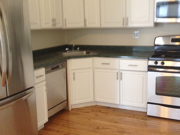 2nd image of 425 Broome St #8W