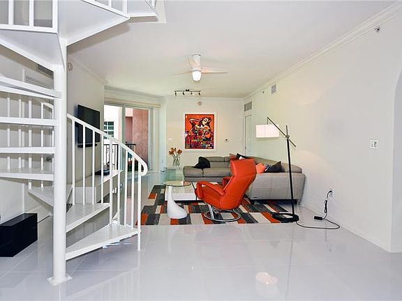 5th image of 235 NE 1st St #502