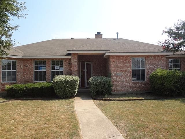 1st image of 2040 Garden Crest Ln